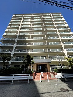 日商岩井中津マンションの外観