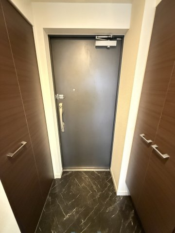 レオンコンフォート本町東の玄関