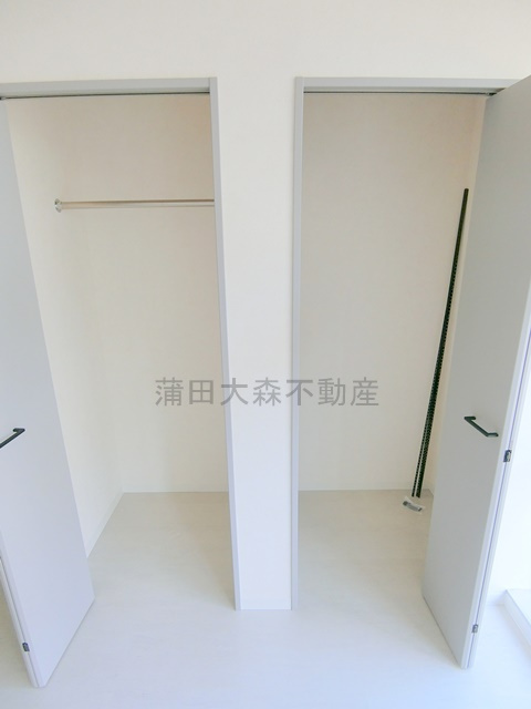ReliveBH蒲田の設備|洋室8.7帖の収納　クローゼット