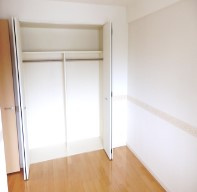 稲城市若葉台２丁目の賃貸マンションの収納