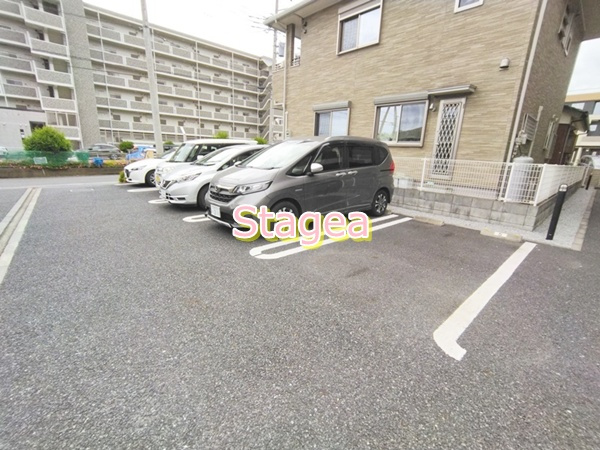 グランルミエールの駐車場