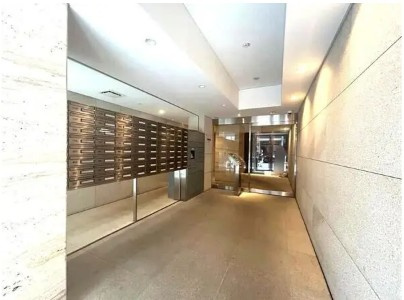 中央区日本橋大伝馬町の賃貸マンションのエントランス