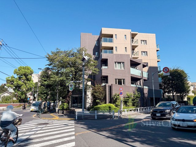 レジデンスコート馬事公苑の外観