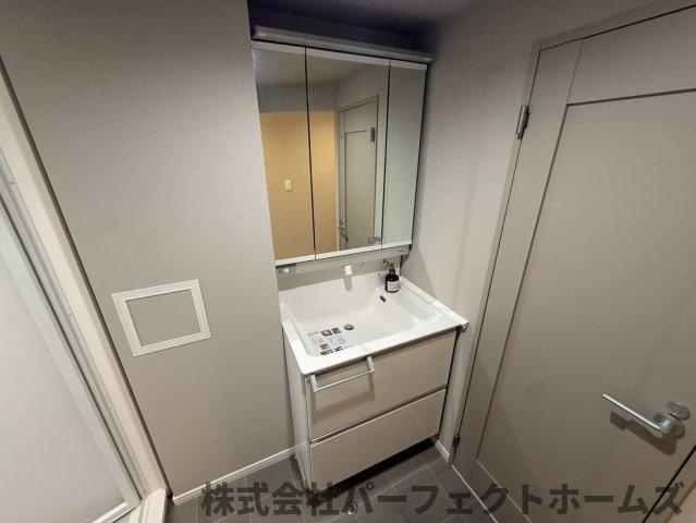 釈尊寺第一住宅1号棟の独立洗面台|朝の身支度には欠かせない独立洗面化粧台