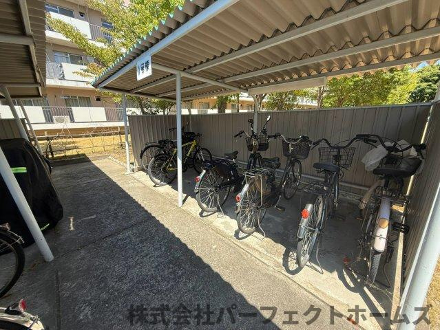 釈尊寺第一住宅1号棟の駐輪場