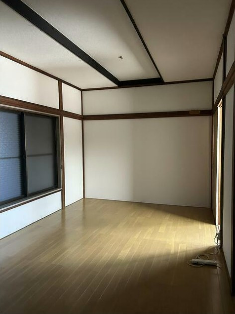 渡戸２丁目貸家の居間・リビング