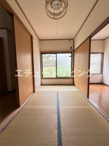 渡戸２丁目貸家の寝室