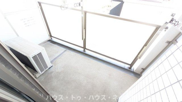 第18シントウキョウビルのバルコニー
