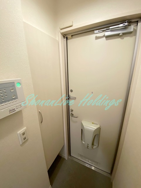 リベラ湘南の玄関