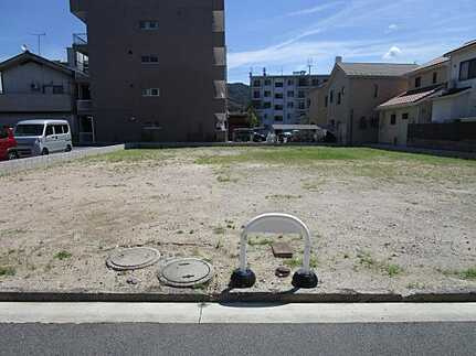 安佐南区西原７丁目の前面道路含む現地写真