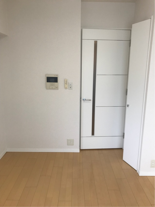 川崎市多摩区登戸新町の賃貸マンションの居間・リビング
