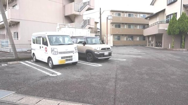 グラン　ソフィアの駐車場