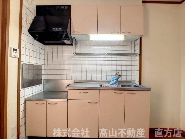 直方市大字山部のアパートのキッチン