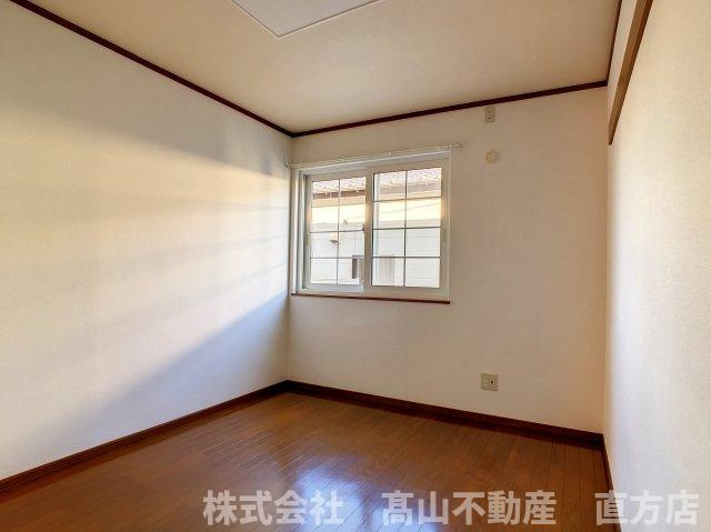 直方市大字山部のアパートの寝室
