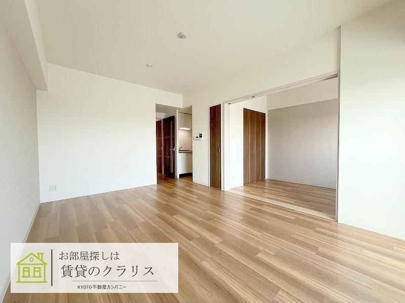 Raffine京都上鳥羽（ラフィーネ京都上鳥羽）の居間・リビング