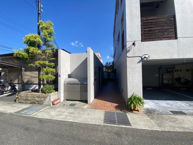 サンクラッソ中山寺駅前シェヴェールのエントランス