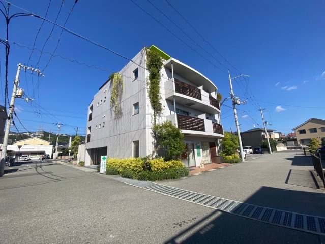サンクラッソ中山寺駅前シェヴェールの外観