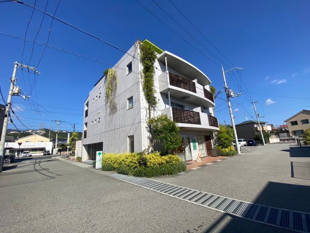 サンクラッソ中山寺駅前シェヴェールの外観