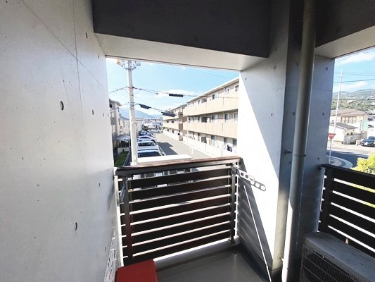 サンクラッソ中山寺駅前シェヴェールのバルコニー