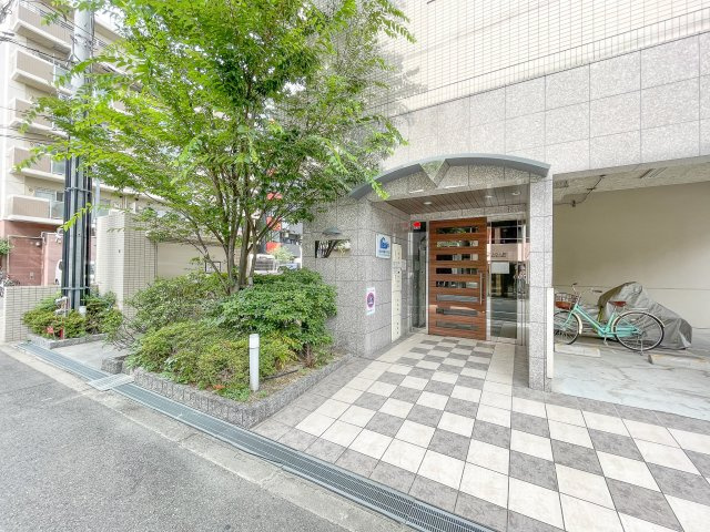 AXIS天神ノ森のエントランス