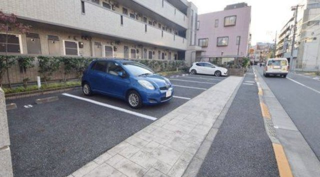 【駐車場】