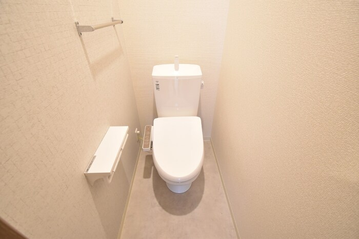 D-room勅使Ⅱのトイレ|温水洗浄暖房便座