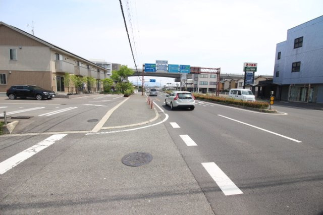 Y's ハウス|入口・前面道路