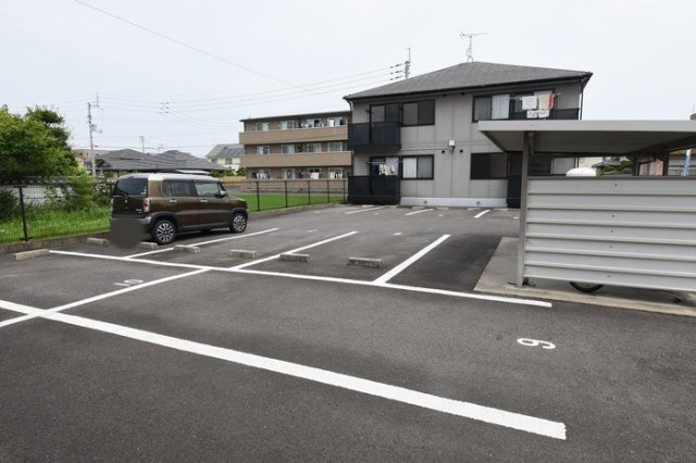 エクセレンスファミール木太 A棟の駐車場|駐車場