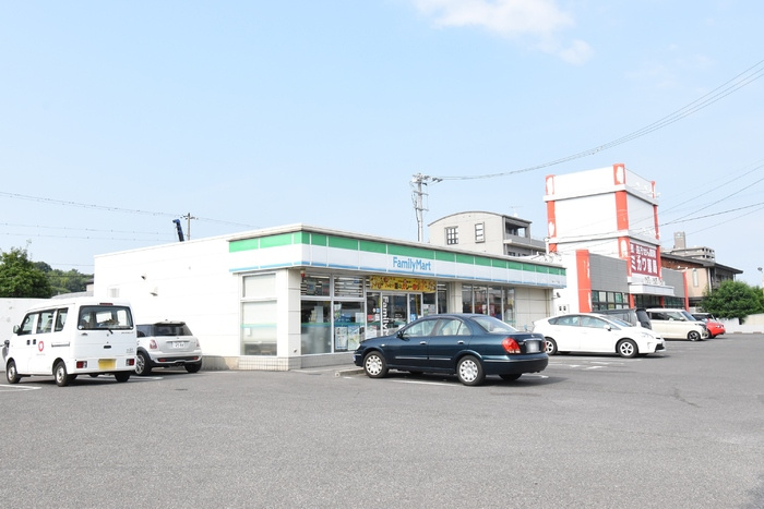 エミネンス|ファミリーマート高松木太バイパス店