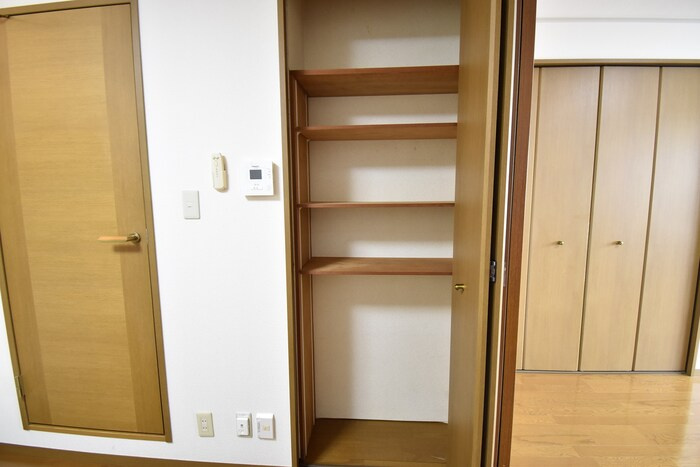 グランツ屋島|物入
