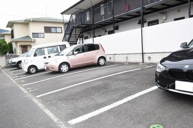 グランツ屋島の駐車場|駐車場