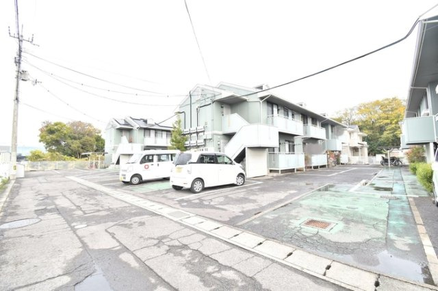 グランシャトー B棟の駐車場|駐車場