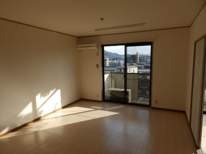 コートビレジ屋島|LDK１１．５帖