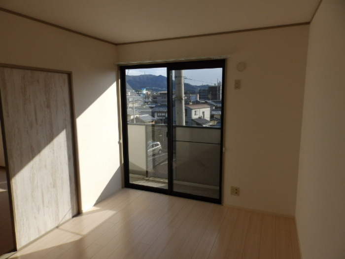 コートビレジ屋島の洋室|南洋室6帖