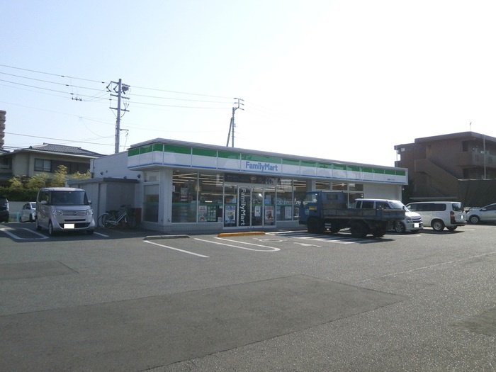 サンピア・K A棟|ファミリーマート高松東バイパス店（448ｍ）