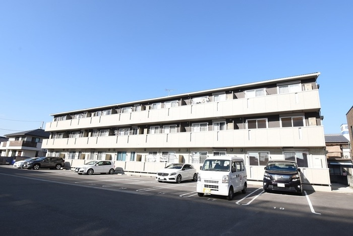 サンヒルズ伏石の駐車場|駐車場