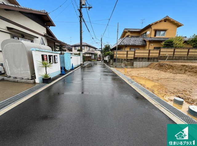 ◆羽曳野市羽曳が丘西　第2期　新築一戸建ての前面道路含む現地写真|周辺は落ち着いた街並みの住宅地！子育てがしやすい住環境です！まだ未完成ですが、現地でしかわからない事もございます。是非一度ご覧ください。
