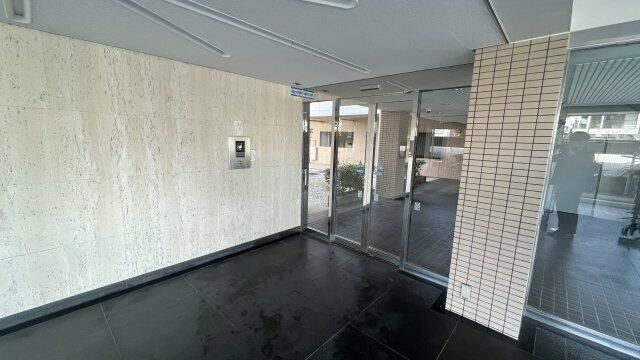 江戸川区平井２丁目の賃貸マンションのロビー