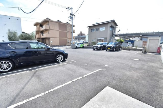セジュール三条の駐車場|駐車場