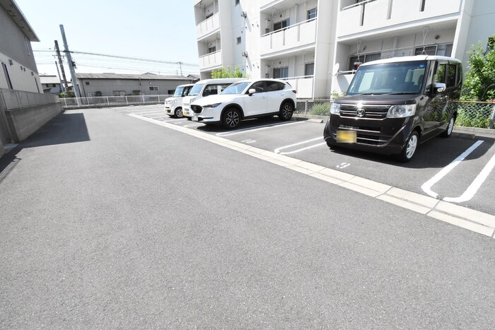スカイブルー B棟の駐車場|駐車場