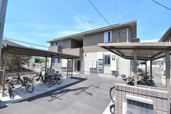 スカイブルー B棟