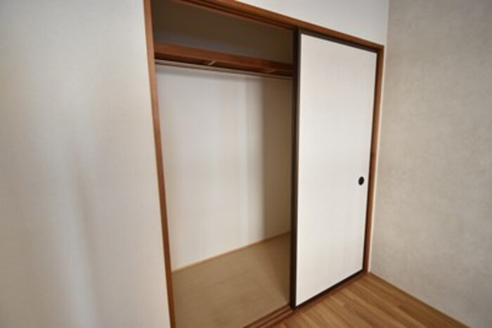 シートピア屋島 B棟の洋室|クローゼット（北洋室）