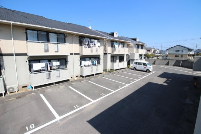 ドミール円座 D棟の駐車場|駐車場