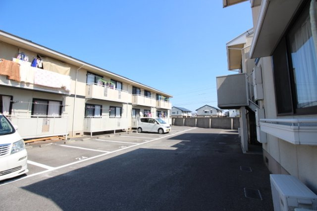 ドミール円座 B棟の駐車場|駐車場