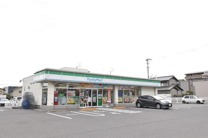 ソレイユ太田下町|ファミリーマートサンフラワー通り店