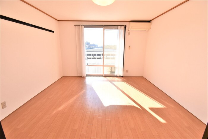 ビューフォート屋島の洋室|洋室８帖