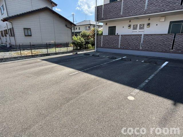 プレジールⅡ の駐車場