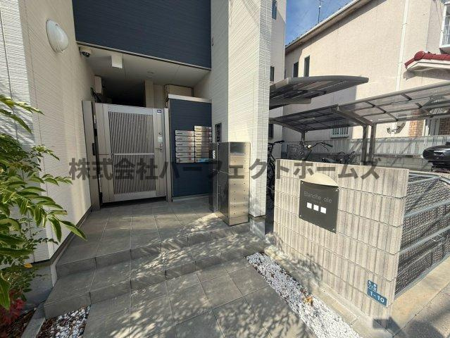 ブランシュオレのエントランス|エントランスです