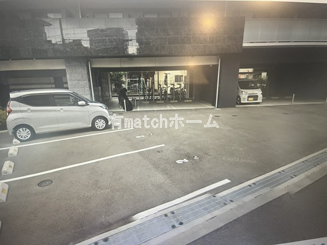 プレジオ北浜の駐車場