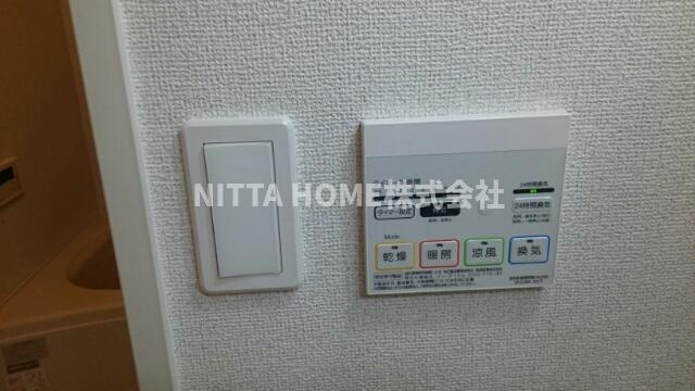福知山市字長田のアパートの設備|浴室乾燥などができるパネルです＊
